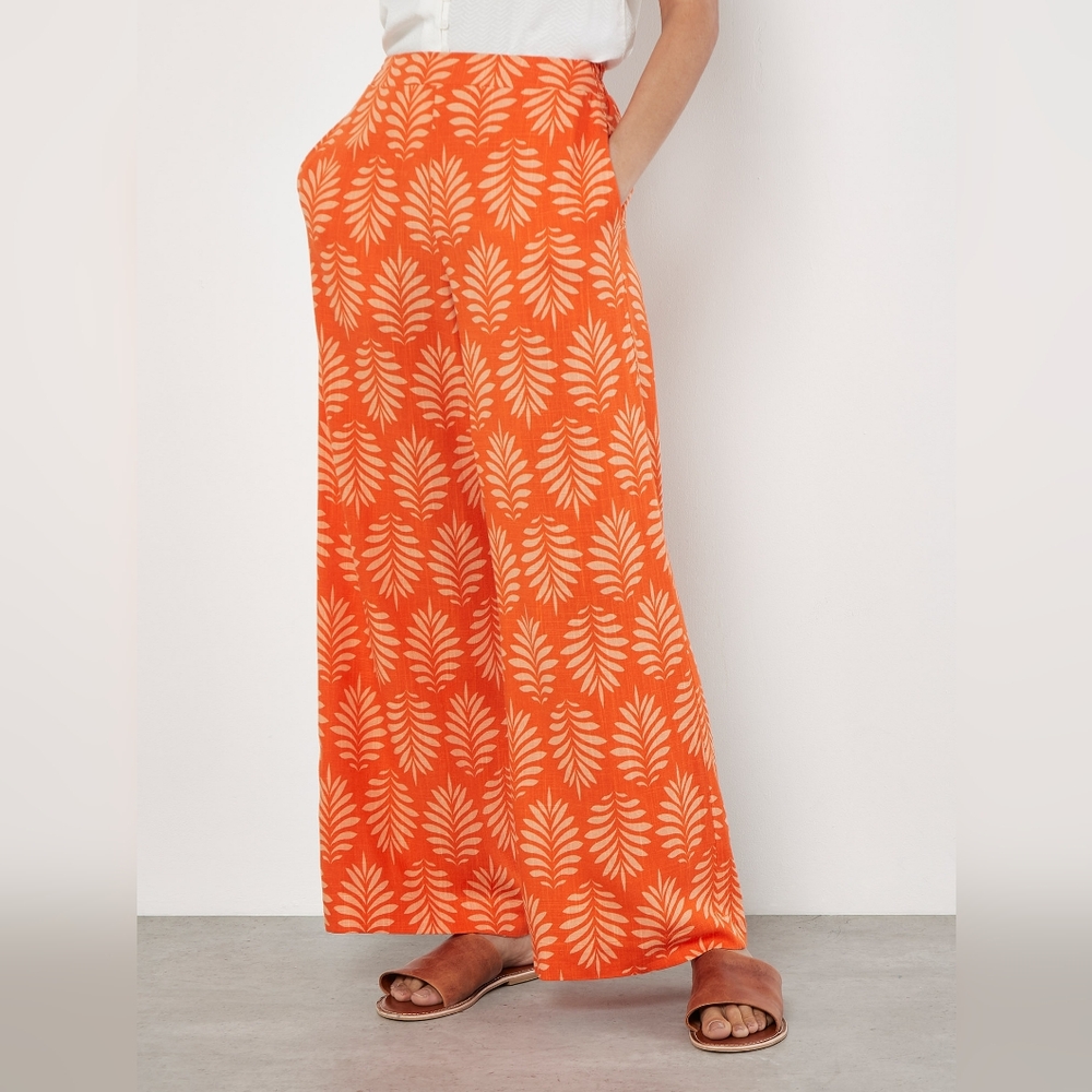 Leaf Print Linen Blend Pant
